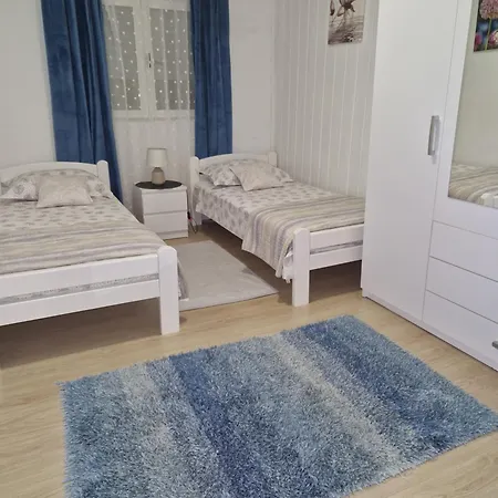 Mendula Apartment *